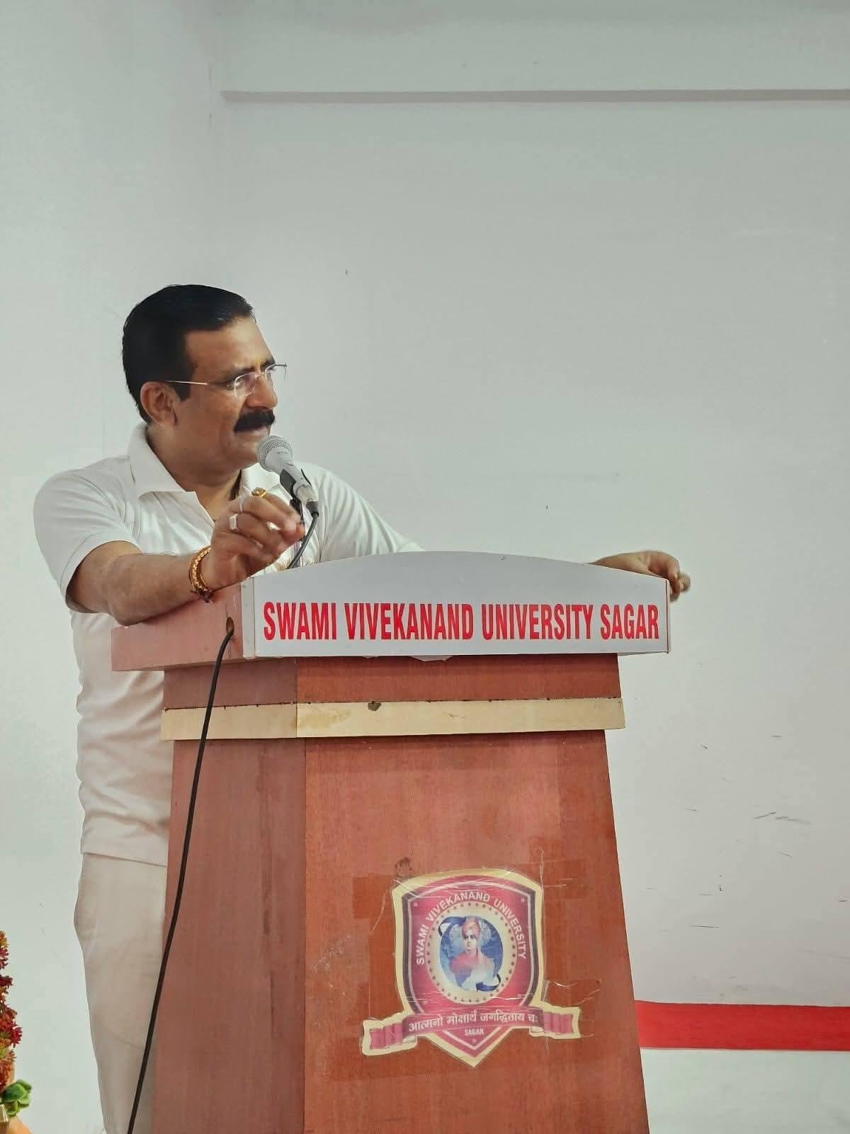 डॉ अनिल कुमार तिवारी
